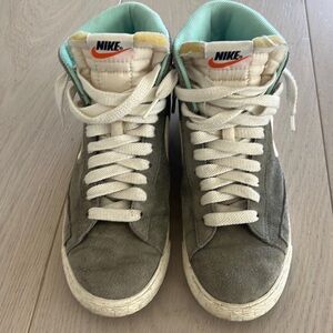 Nike women’s size 8 high tops